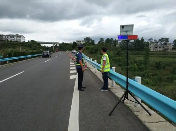 济宁高速公路钢护栏