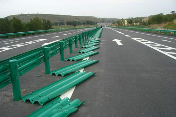 济宁波形护栏的维护与管理确保道路安全的关键步骤