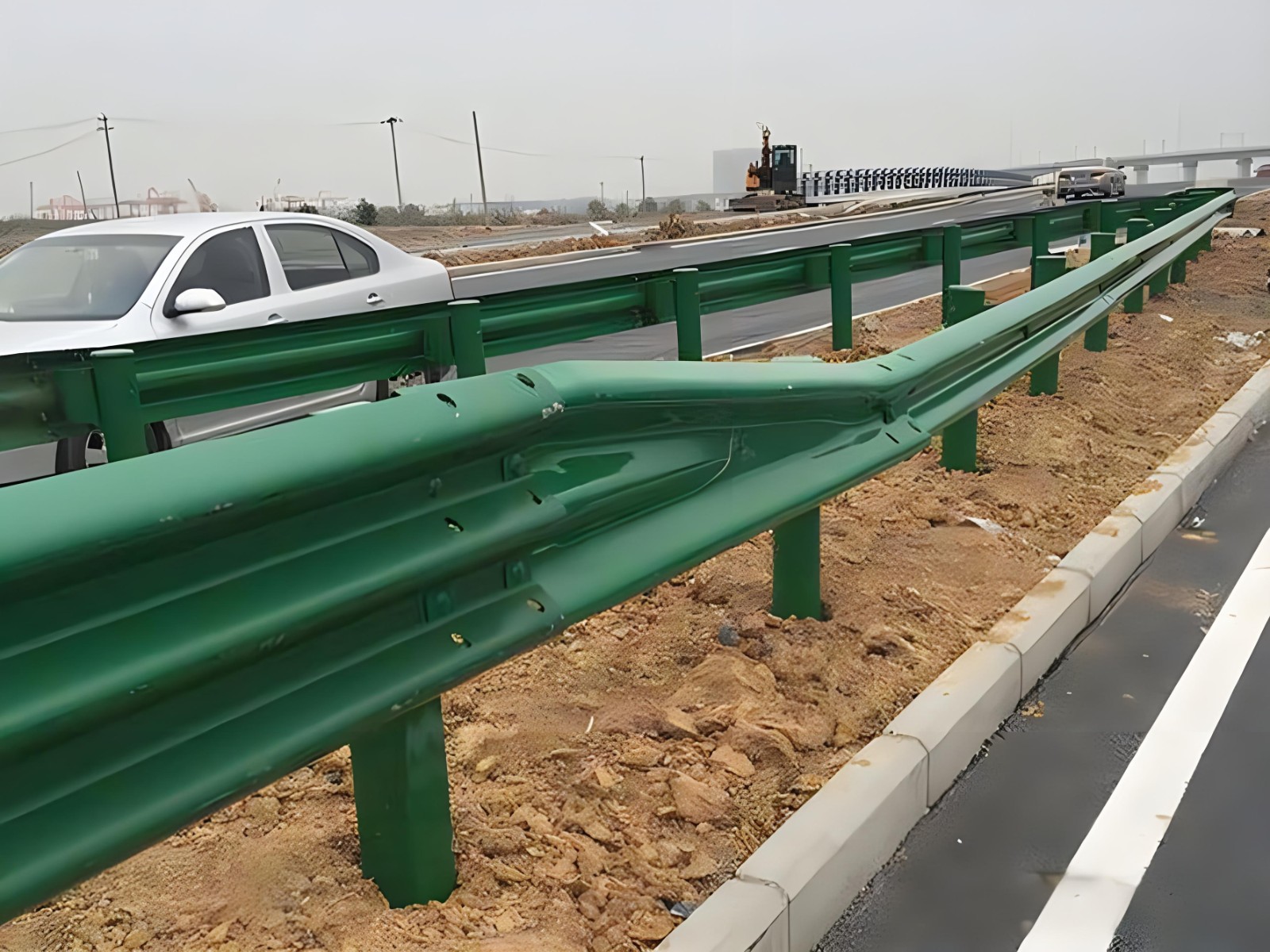 济宁高速波形护栏板日常维护方案确保道路安全新举措